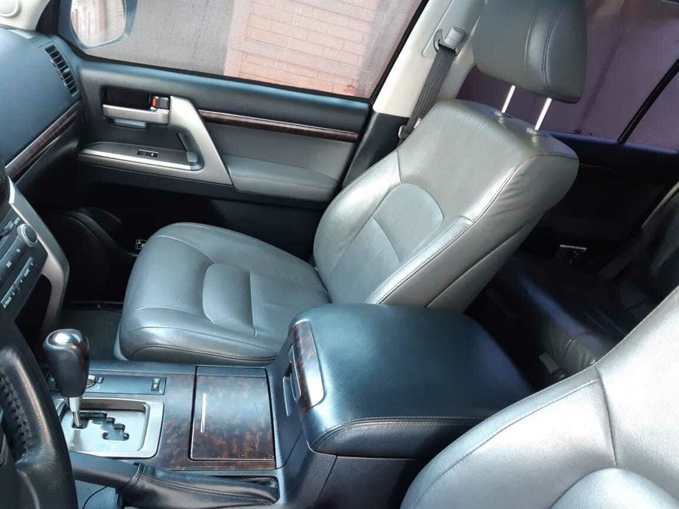 Toyota Land Cruiser 200, 2010 год, 1 000 000 рублей, 11 фотография