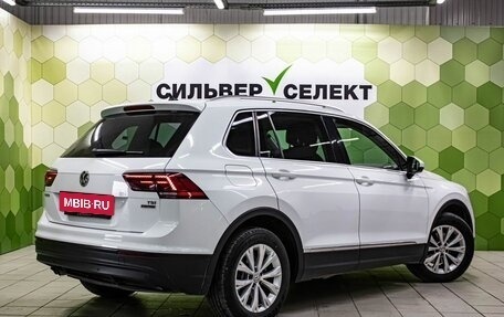 Volkswagen Tiguan II, 2017 год, 2 000 000 рублей, 2 фотография