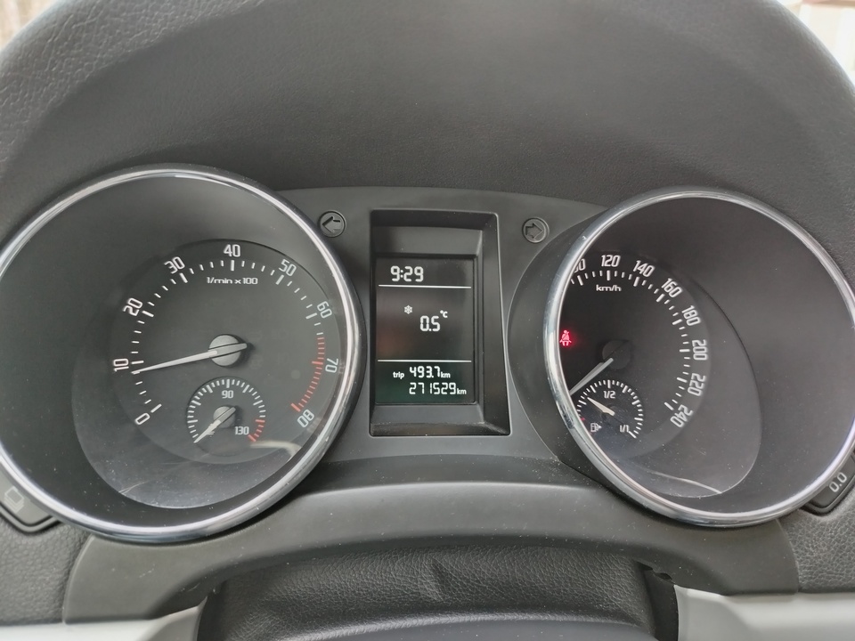 Skoda Yeti I, 2011 год, 600 000 рублей, 7 фотография