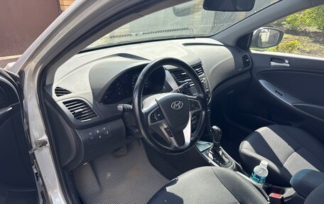 Hyundai Solaris II рестайлинг, 2015 год, 1 050 000 рублей, 11 фотография
