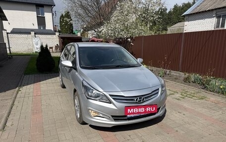 Hyundai Solaris II рестайлинг, 2015 год, 1 050 000 рублей, 7 фотография