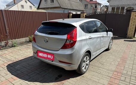 Hyundai Solaris II рестайлинг, 2015 год, 1 050 000 рублей, 4 фотография