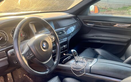 BMW 7 серия, 2010 год, 650 000 рублей, 12 фотография
