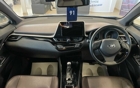 Toyota C-HR I рестайлинг, 2016 год, 2 299 900 рублей, 16 фотография