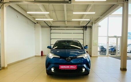 Toyota C-HR I рестайлинг, 2016 год, 2 299 900 рублей, 9 фотография