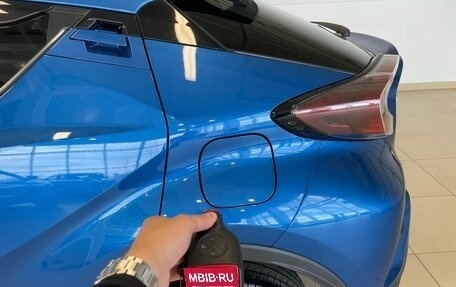 Toyota C-HR I рестайлинг, 2016 год, 2 299 900 рублей, 23 фотография