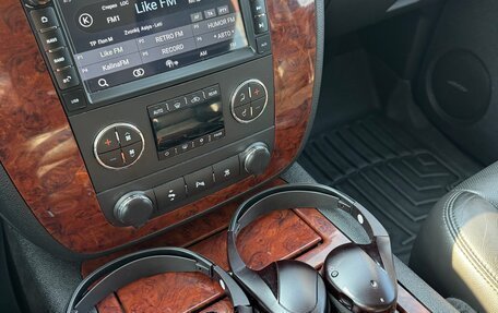 Chevrolet Tahoe III, 2011 год, 2 500 000 рублей, 3 фотография
