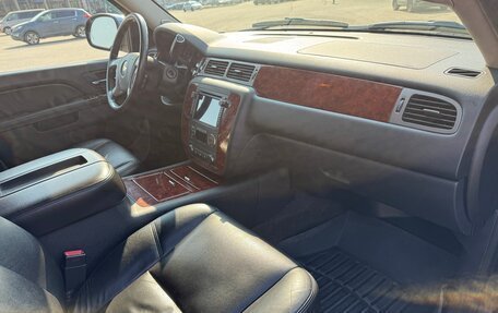 Chevrolet Tahoe III, 2011 год, 2 500 000 рублей, 19 фотография