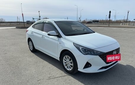Hyundai Solaris II рестайлинг, 2020 год, 2 000 000 рублей, 2 фотография