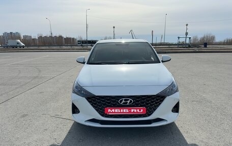 Hyundai Solaris II рестайлинг, 2020 год, 2 000 000 рублей, 3 фотография