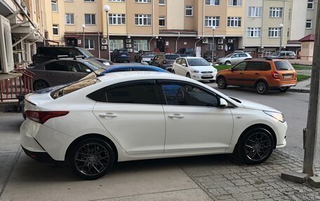 Hyundai Solaris II рестайлинг, 2020 год, 2 000 000 рублей, 29 фотография