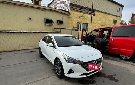 Hyundai Solaris II рестайлинг, 2020 год, 2 000 000 рублей, 30 фотография