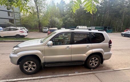 Toyota Land Cruiser Prado 120 рестайлинг, 2007 год, 1 550 000 рублей, 2 фотография