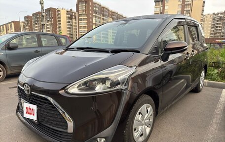 Toyota Sienta II, 2019 год, 1 500 000 рублей, 2 фотография