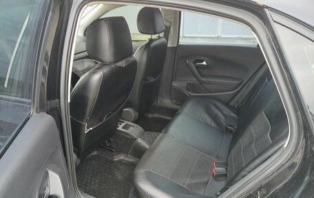 Volkswagen Polo VI (EU Market), 2011 год, 500 000 рублей, 2 фотография