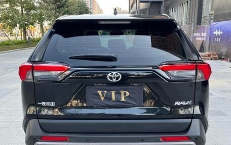 Toyota RAV4, 2022 год, 2 200 000 рублей, 8 фотография