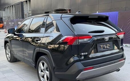 Toyota RAV4, 2022 год, 2 200 000 рублей, 9 фотография