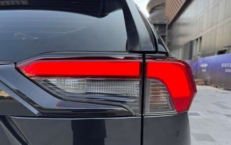 Toyota RAV4, 2022 год, 2 200 000 рублей, 12 фотография