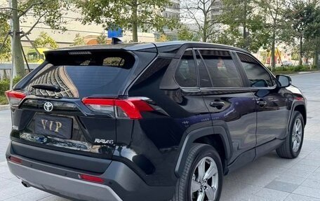 Toyota RAV4, 2022 год, 2 200 000 рублей, 10 фотография