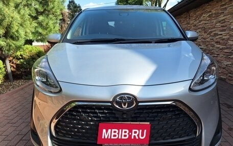 Toyota Sienta II, 2019 год, 2 100 000 рублей, 6 фотография