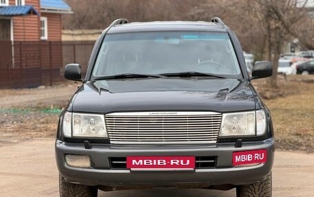 Toyota Land Cruiser 100 рестайлинг 2, 2004 год, 1 580 000 рублей, 2 фотография