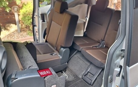 Toyota Sienta II, 2019 год, 2 100 000 рублей, 18 фотография
