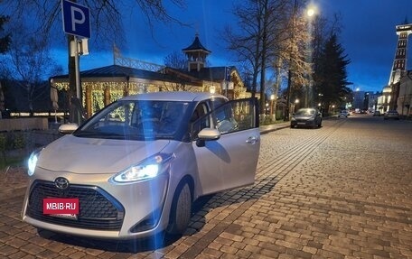 Toyota Sienta II, 2019 год, 2 100 000 рублей, 33 фотография