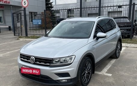 Volkswagen Tiguan II, 2017 год, 2 050 000 рублей, 2 фотография