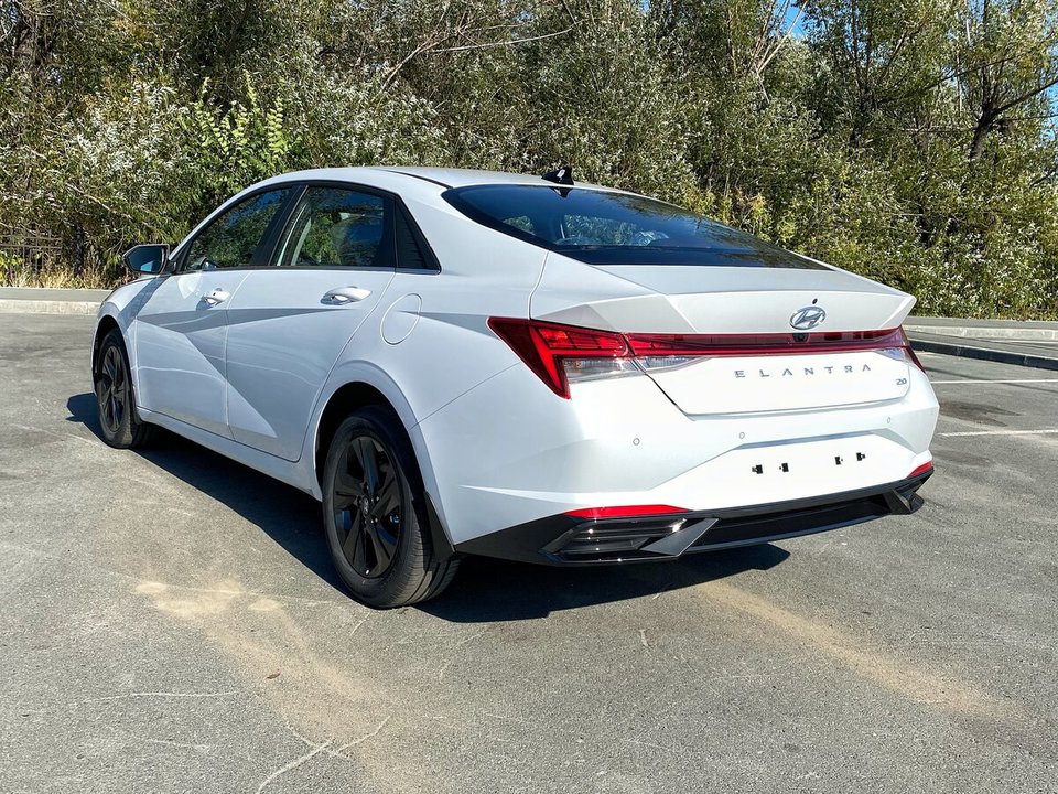 Hyundai Elantra VI рестайлинг, 2022 год, 800 000 рублей, 7 фотография