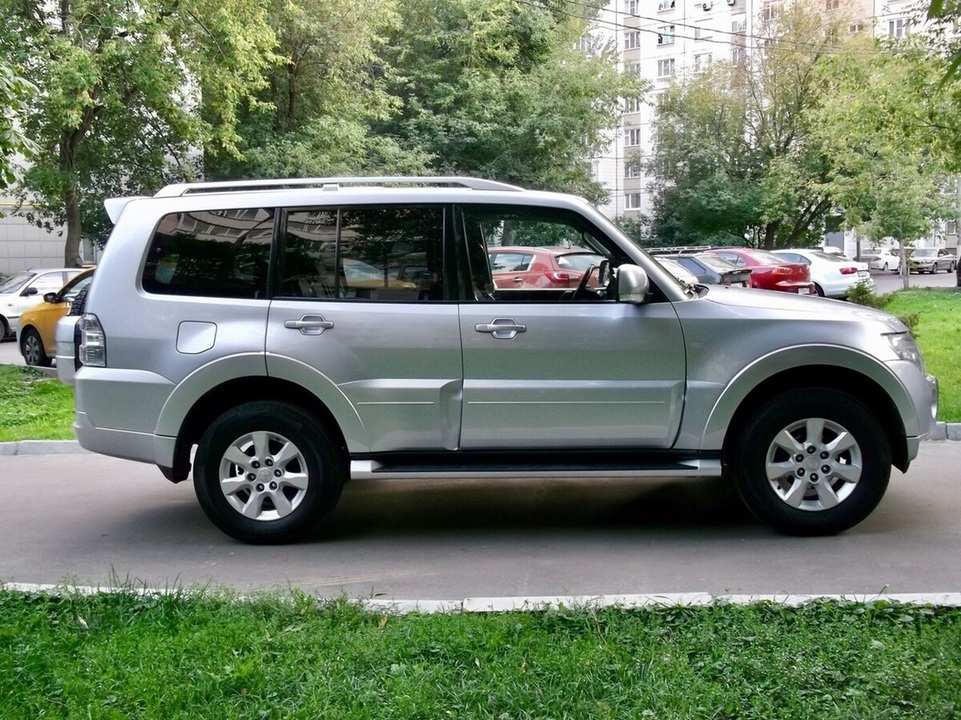 Mitsubishi Pajero IV рестайлинг 1, 2011 год, 420 000 рублей, 4 фотография