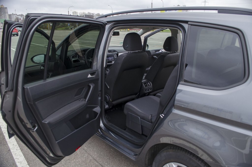 Volkswagen Touran III, 2019 год, 650 000 рублей, 10 фотография