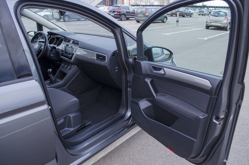 Volkswagen Touran III, 2019 год, 650 000 рублей, 3 фотография