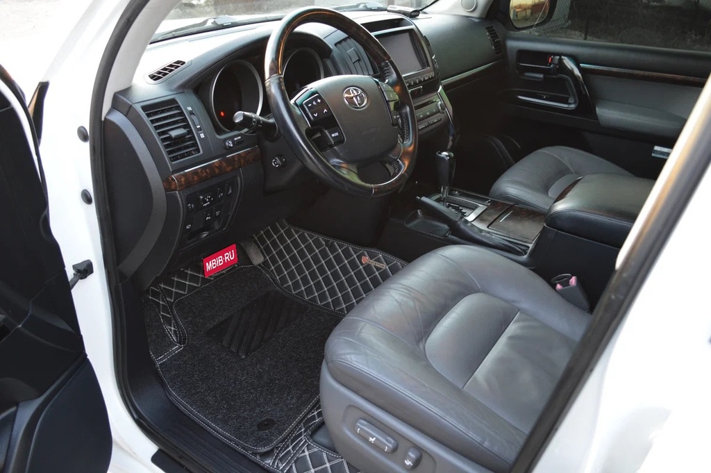 Toyota Land Cruiser 200, 2009 год, 1 000 000 рублей, 4 фотография