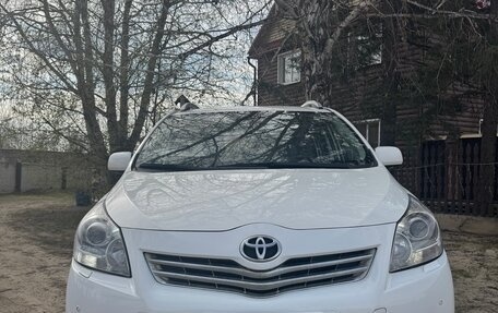 Toyota Verso I, 2012 год, 1 350 000 рублей, 18 фотография