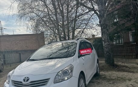 Toyota Verso I, 2012 год, 1 350 000 рублей, 15 фотография