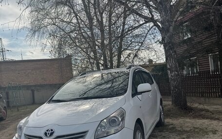 Toyota Verso I, 2012 год, 1 350 000 рублей, 16 фотография