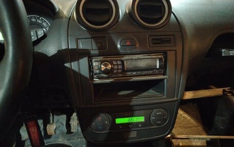 Ford Fiesta, 2007 год, 235 000 рублей, 11 фотография