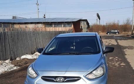 Hyundai Solaris II рестайлинг, 2012 год, 655 000 рублей, 1 фотография