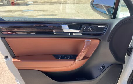 Volkswagen Touareg III, 2013 год, 2 300 000 рублей, 24 фотография