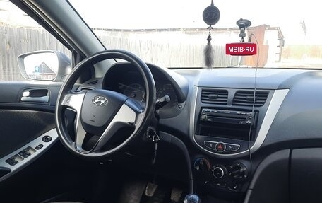 Hyundai Solaris II рестайлинг, 2012 год, 655 000 рублей, 5 фотография