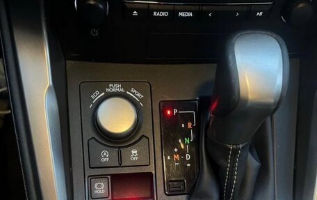 Lexus NX I, 2017 год, 2 890 000 рублей, 13 фотография
