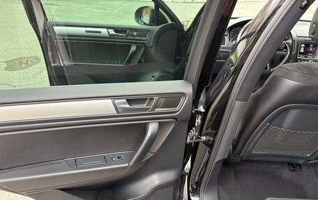 Volkswagen Touareg III, 2012 год, 2 750 000 рублей, 24 фотография