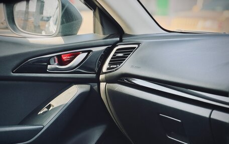 Mazda Axela, 2015 год, 1 230 000 рублей, 17 фотография