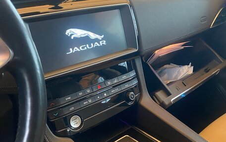 Jaguar F-Pace, 2020 год, 3 200 000 рублей, 11 фотография