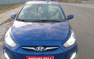 Hyundai Solaris II рестайлинг, 2011 год, 800 000 рублей, 1 фотография