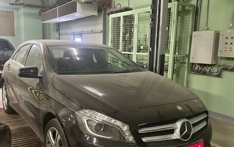 Mercedes-Benz A-Класс, 2015 год, 2 100 000 рублей, 1 фотография