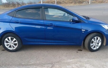Hyundai Solaris II рестайлинг, 2011 год, 800 000 рублей, 2 фотография
