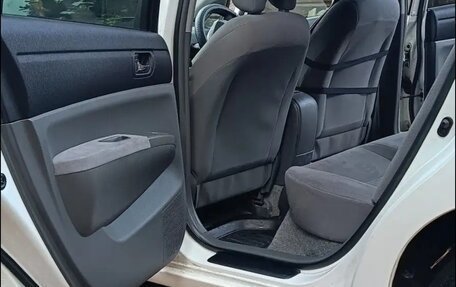 Toyota Prius, 2011 год, 900 000 рублей, 8 фотография