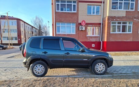 Chevrolet Niva I рестайлинг, 2018 год, 860 000 рублей, 6 фотография