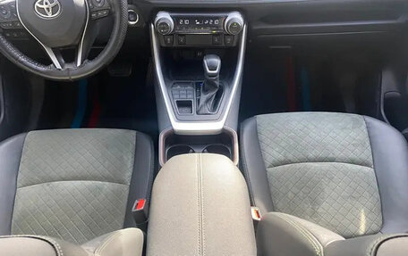 Toyota RAV4, 2022 год, 2 720 000 рублей, 8 фотография